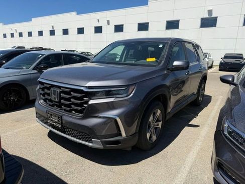 Used 2023 Honda Pilot EX-L image 3