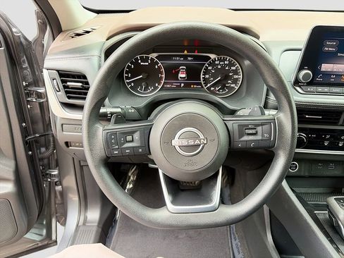 Used 2023 Nissan Rogue S FWD image 11