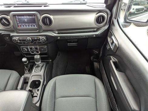 Used 2021 Jeep Wrangler Unlimited Sport image 16