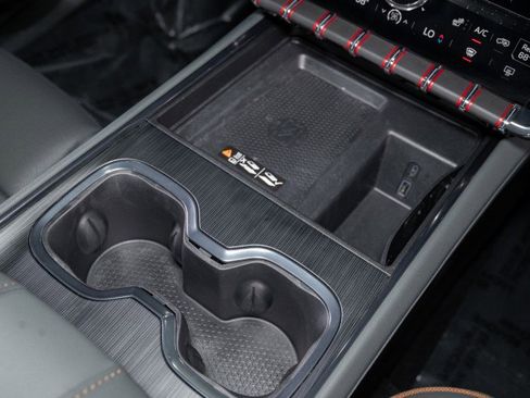 Used 2024 GMC Acadia AT4 w/ Luxury Package image 23