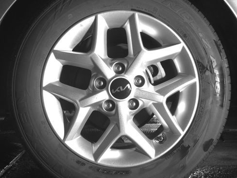 Used 2025 Kia Soul LX w/ LX Technology Package FWD image 19