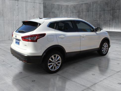 Used 2020 Nissan Rogue Sport SV FWD image 5