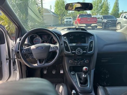 Used 2018 Ford Focus ST w/ Equipment Group 402A image 11