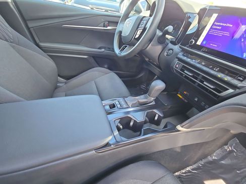 Used 2025 Toyota Camry LE FWD image 21