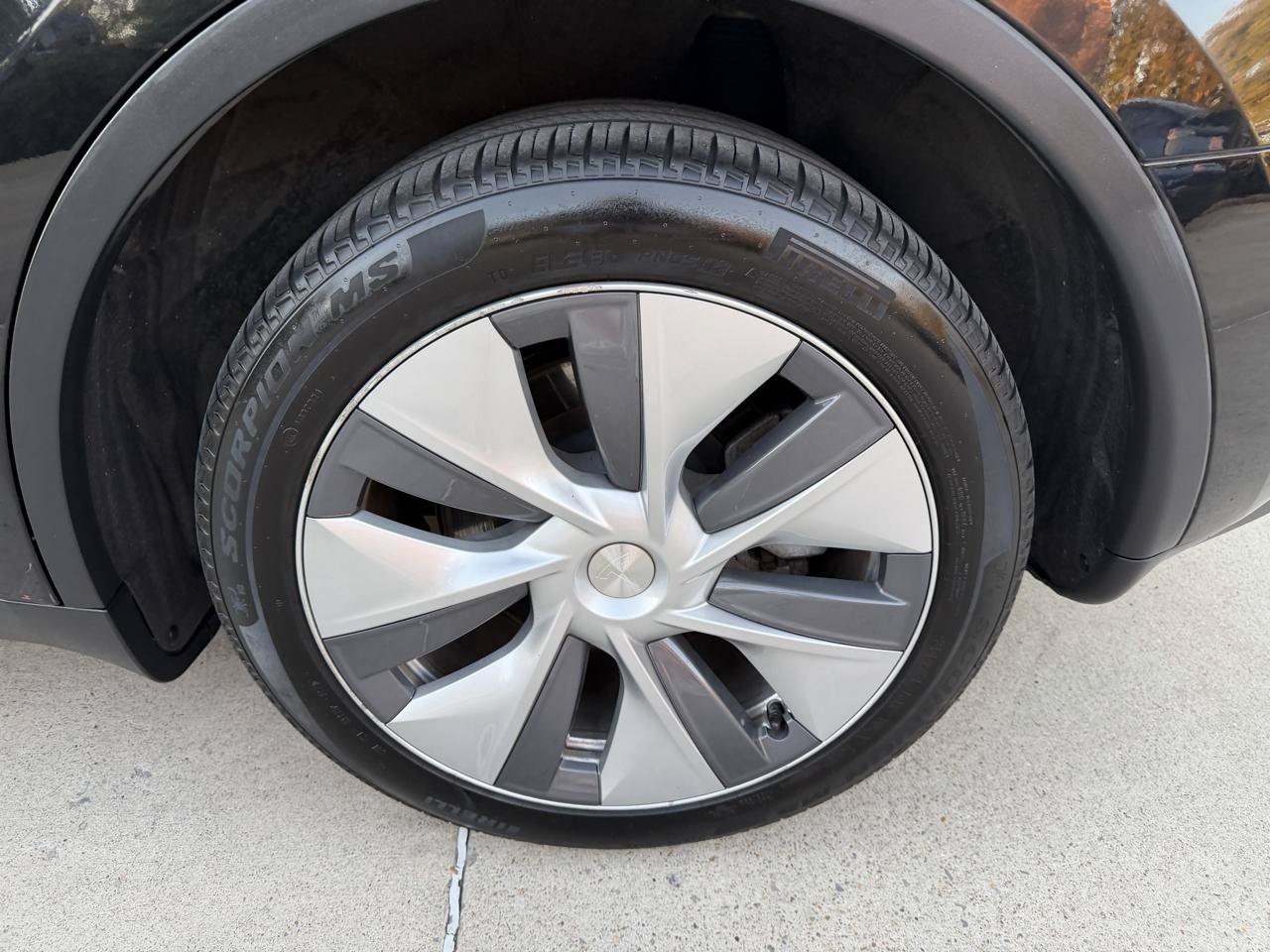 Used 2023 Tesla Model Y Long Range AWD/4WD image 9