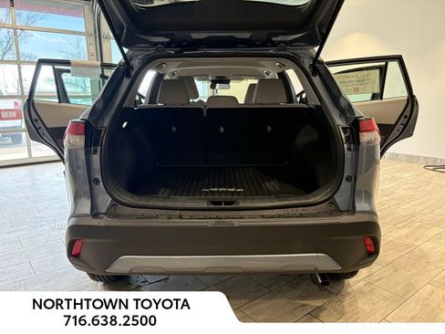 Used 2026 Toyota Corolla Cross L image 20