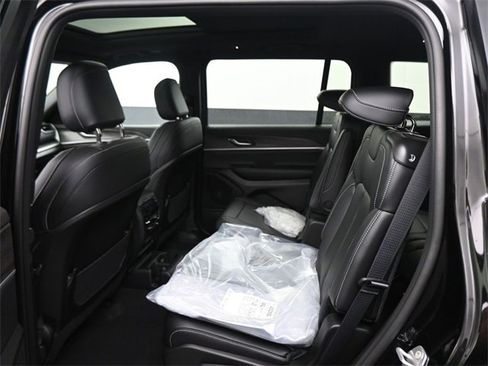 New 2025 Jeep Grand Cherokee L Limited image 39