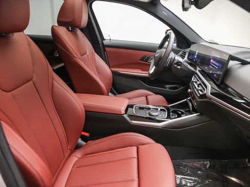 Used 2024 BMW 330i Sedan w/ Convenience Package RWD image 17