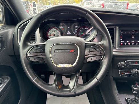Used 2018 Dodge Charger SXT w/ Blacktop Package RWD image 27