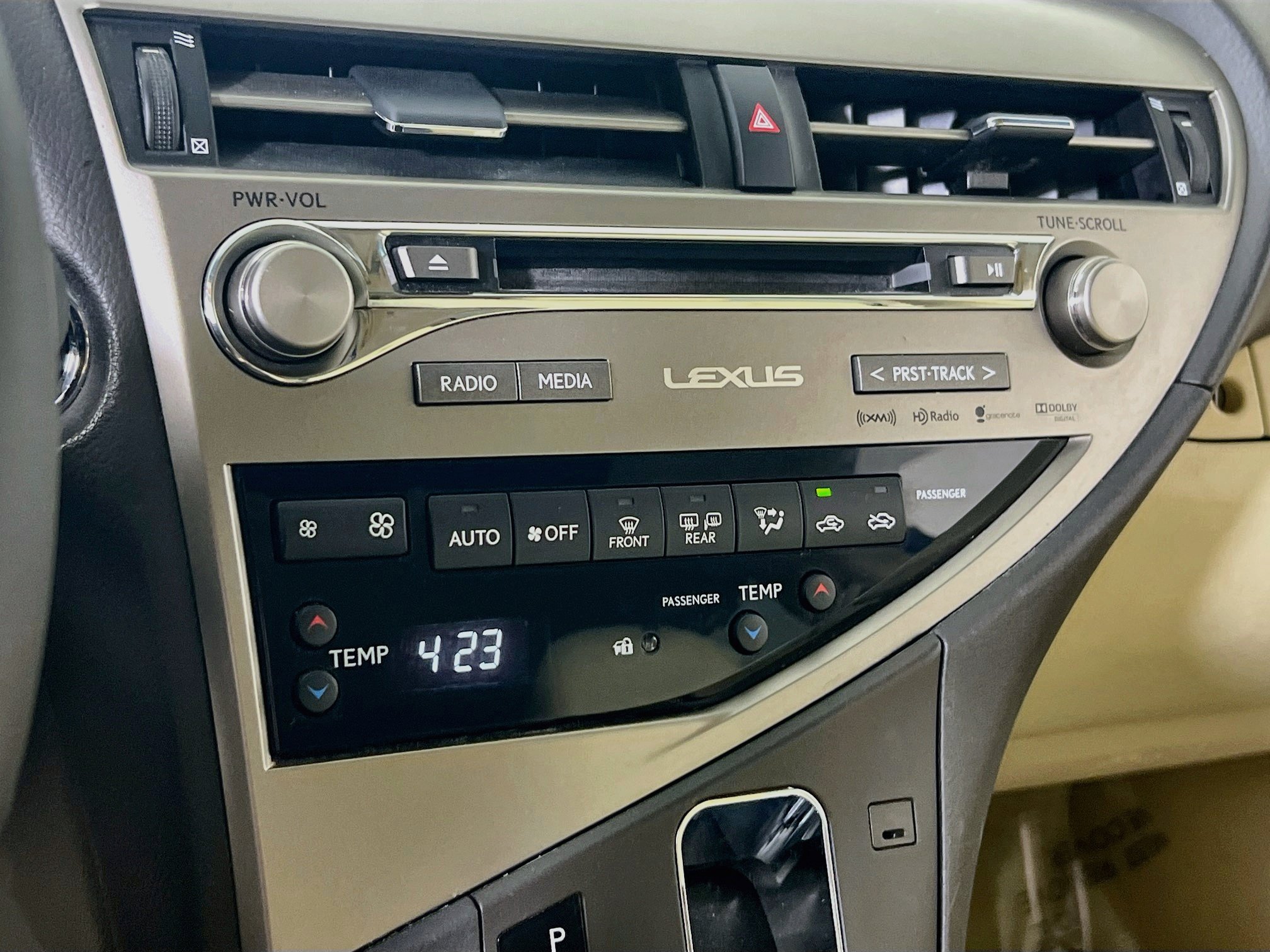 Used 2015 Lexus RX 450h AWD image 16