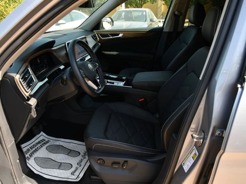 Used 2026 Volkswagen Atlas SE FWD image 29