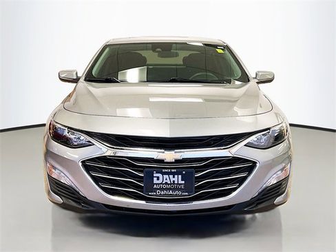 Used 2024 Chevrolet Malibu LT image 2