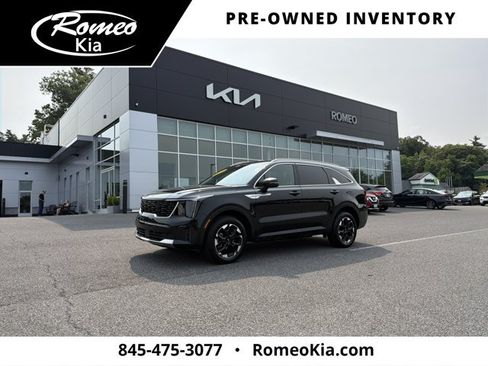 Certified 2024 Kia Sorento S AWD/4WD image 1