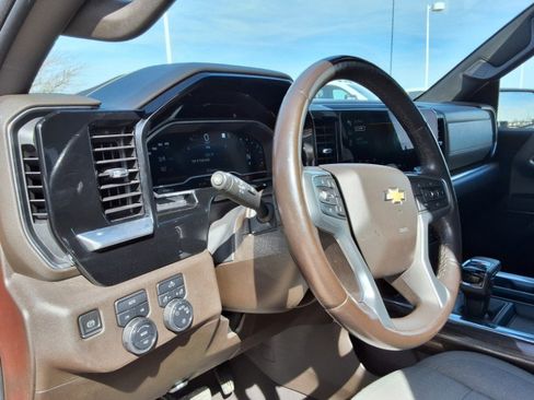Used 2022 Chevrolet Silverado 1500 LT image 10