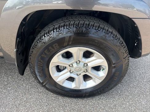 Used 2017 Toyota 4Runner SR5 image 13