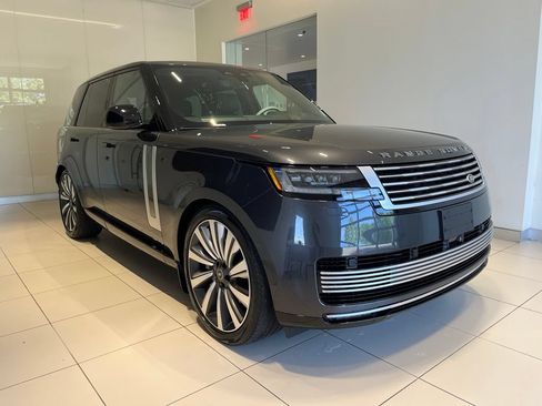 Used 2024 Land Rover Range Rover SV AWD/4WD image 10