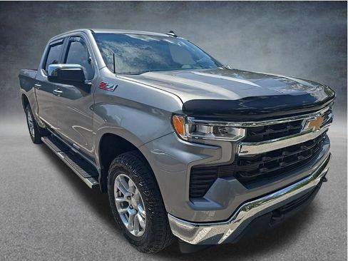 Used 2024 Chevrolet Silverado 1500 LT image 3