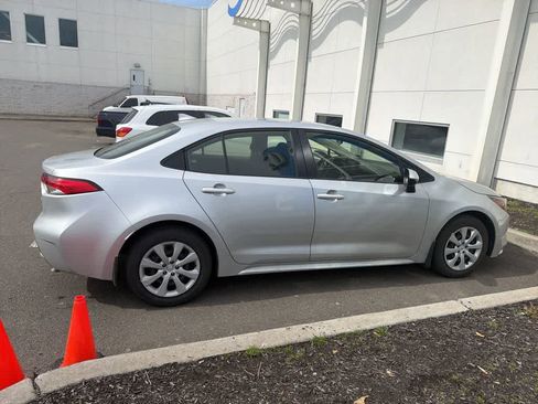 Used 2022 Toyota Corolla LE w/ Carpet Mat Package (TMS) image 17