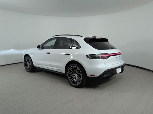Certified 2024 Porsche Macan GTS AWD/4WD image 3