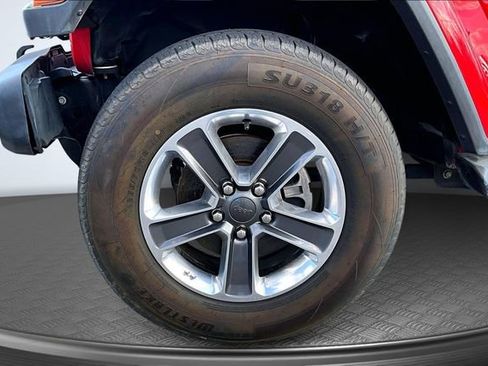 Used 2021 Jeep Wrangler Unlimited Sahara AWD/4WD image 32