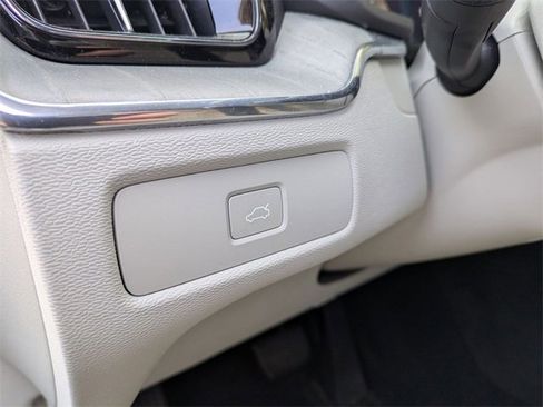 Certified 2023 Volvo XC60 B5 Plus image 23