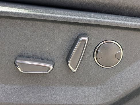 New 2025 Ford F150 Lariat w/ Equipment Group 502A High image 21