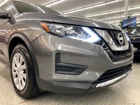 Used 2017 Nissan Rogue S image 38