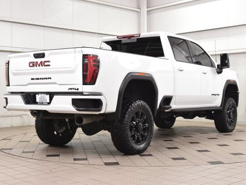 Used 2025 GMC Sierra 2500 AT4 w/ AT4 Premium Plus Package AWD/4WD image 8
