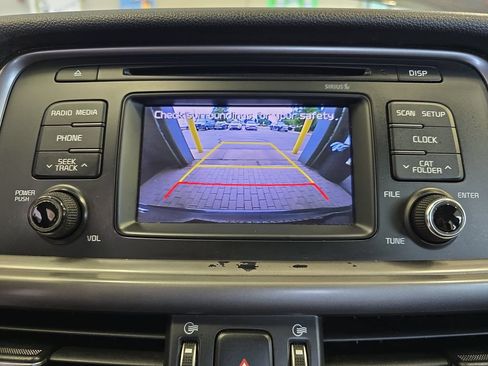Used 2017 Kia Optima LX FWD image 23