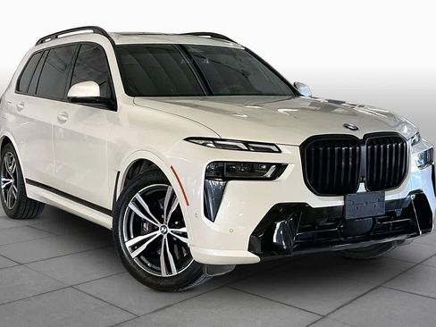 Used 2024 BMW X7 xDrive40i w/ M Sport Package AWD/4WD image 2