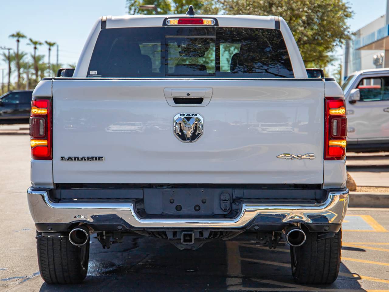 Used 2023 RAM 1500 Laramie AWD/4WD image 5