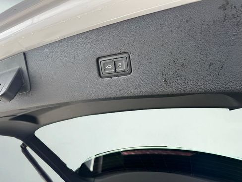 Used 2022 Audi Q8 Premium Plus image 27