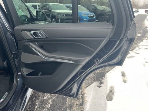 Used 2022 BMW X5 M50i image 29