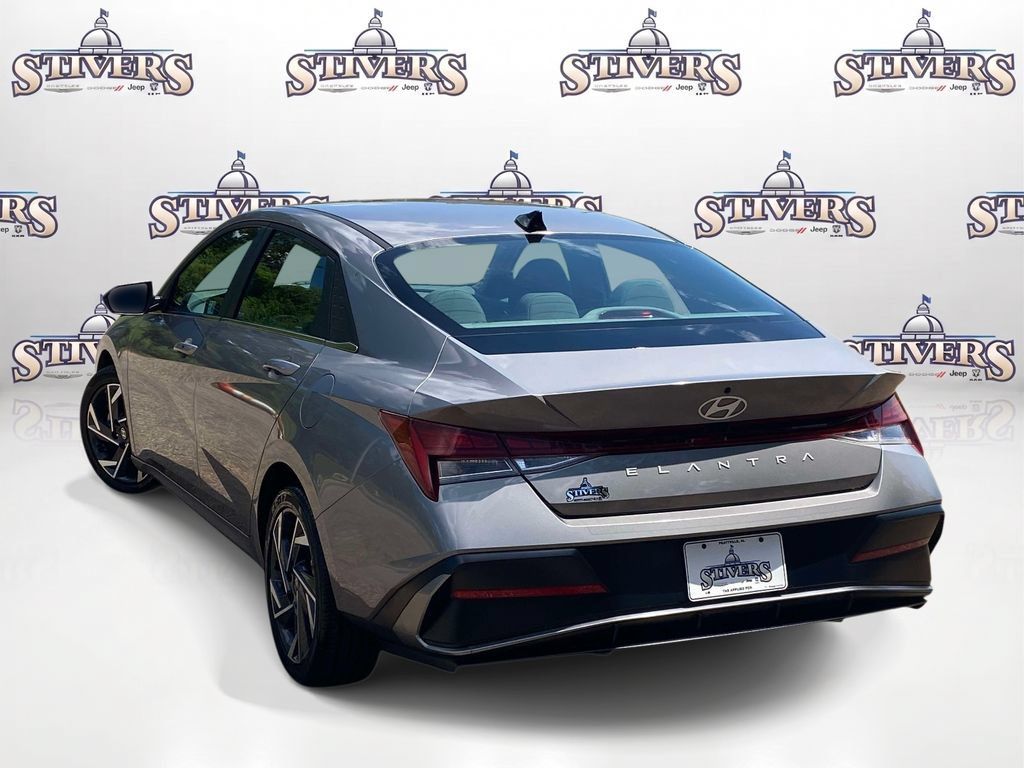 Used 2024 Hyundai Elantra SEL w/ Convenience Package FWD image 6