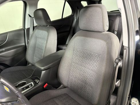 Used 2022 Chevrolet Equinox LT w/ Driver Convenience Package image 14