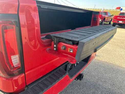 Used 2021 GMC Sierra 1500 AT4 w/ Technology Package AWD/4WD image 10