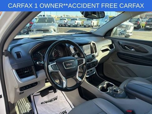 Used 2024 GMC Terrain SLT w/ Infotainment Package II image 16