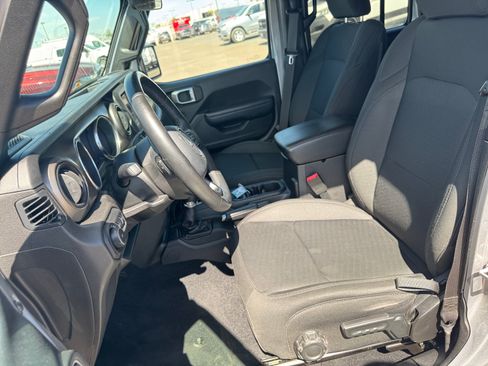 Used 2019 Jeep Wrangler Unlimited Sport S AWD/4WD image 14