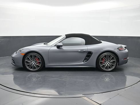 Certified 2025 Porsche 718 Boxster S RWD image 2