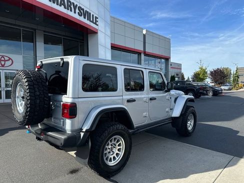 Used 2024 Jeep Wrangler Unlimited Rubicon 4xe image 3