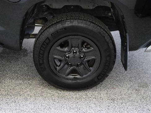 Used 2019 Toyota Tundra SR5 image 10