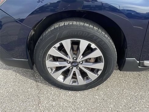 Used 2018 Subaru Outback 3.6R Touring w/ Popular Package #3 image 10