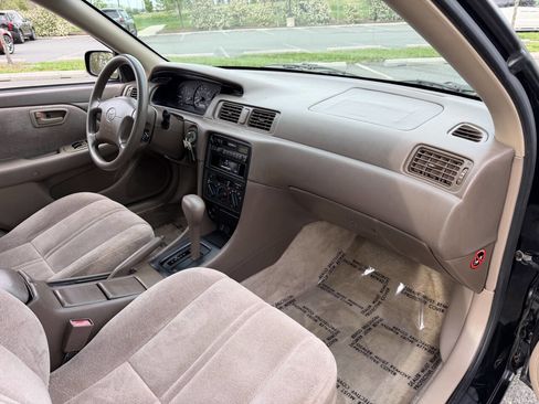 Used 1997 Toyota Camry CE image 19