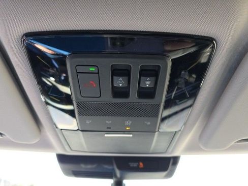 New 2025 Mitsubishi Outlander SE image 24