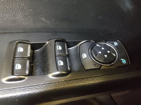 Used 2019 Ford Fusion SEL FWD image 27