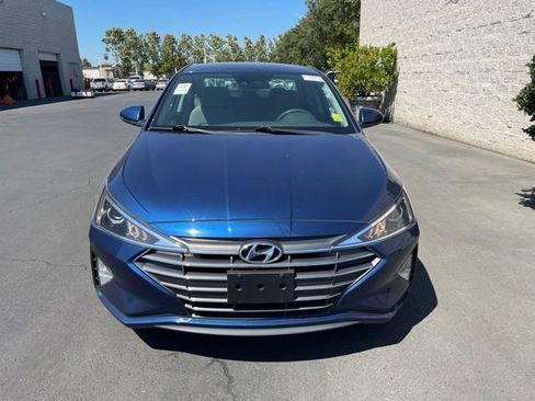 Used 2020 Hyundai Elantra SE FWD image 2