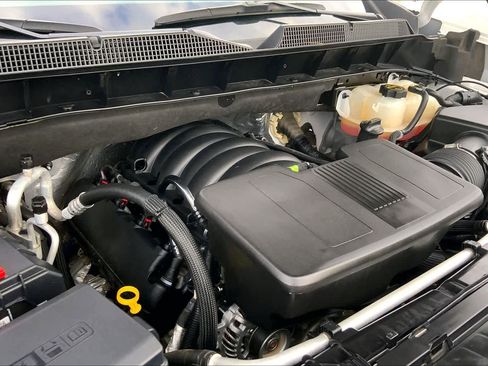 Used 2025 Chevrolet Silverado 1500 LT RWD image 32