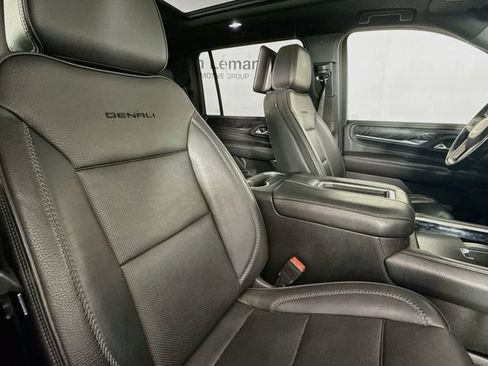 Used 2021 GMC Yukon XL Denali w/ Denali Premium Package AWD/4WD image 31