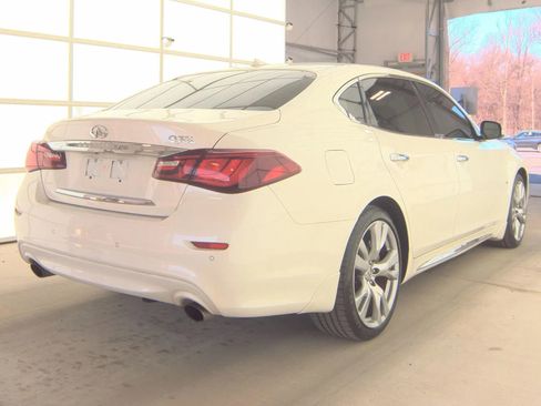 Used 2017 INFINITI Q70 L 3.7 image 5