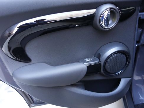 Used 2020 MINI Cooper S image 9